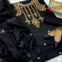4-Piece Unstitched Organza Aari Work Dress – With Kunden Dupatta & Khussa