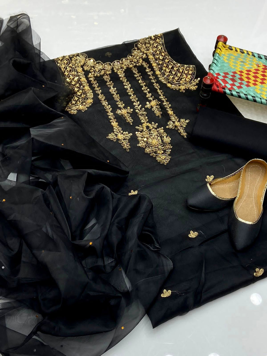 4-Piece Unstitched Organza Aari Work Dress – With Kunden Dupatta & Khussa