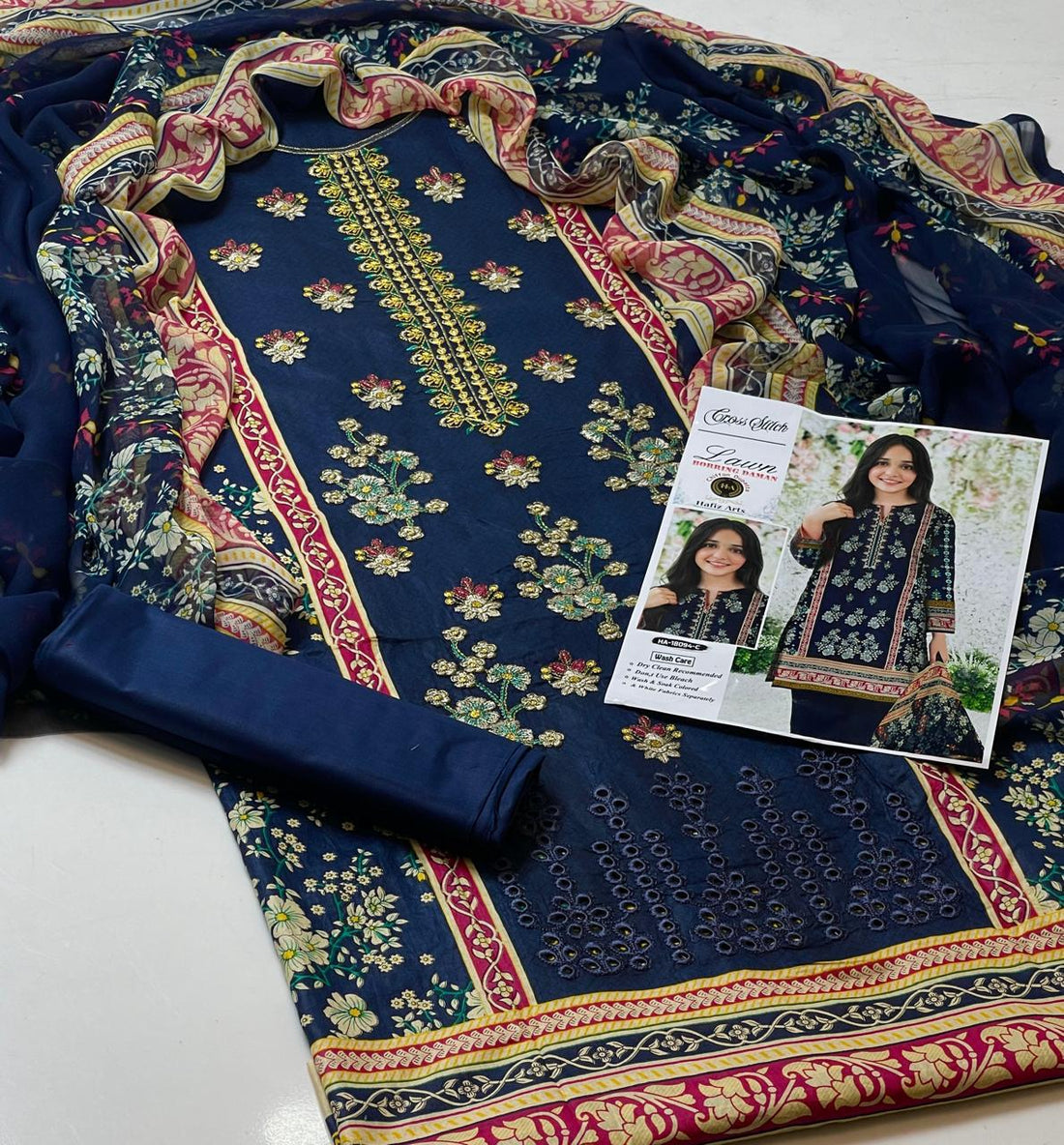 3-Piece Unstitched Lawn Suit – Digital Print Shirt & Chiffon Dupatta (Summer 2025)