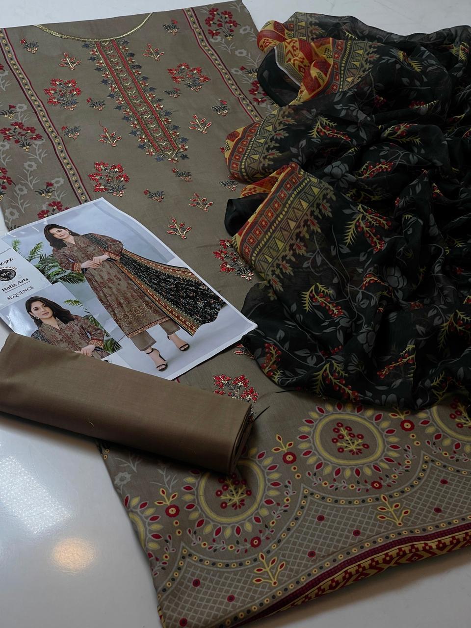 3-Piece Unstitched Lawn Suit – Digital Print Shirt & Chiffon Dupatta (Summer 2025)