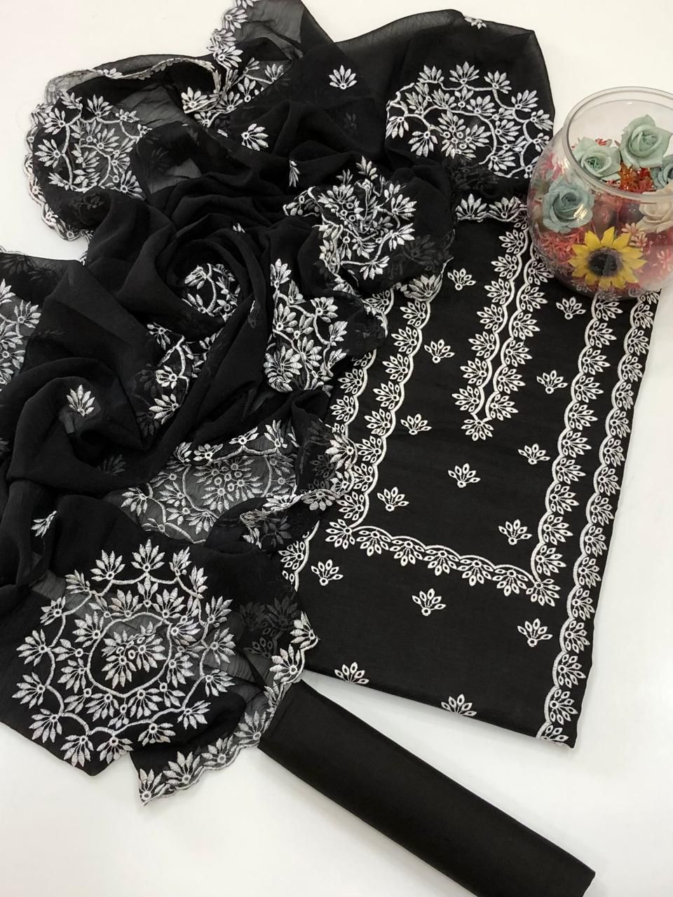 3-Piece GTM Lawn Embroidered Suit – Chiffon Dupatta with Motif & Cotton Trouser